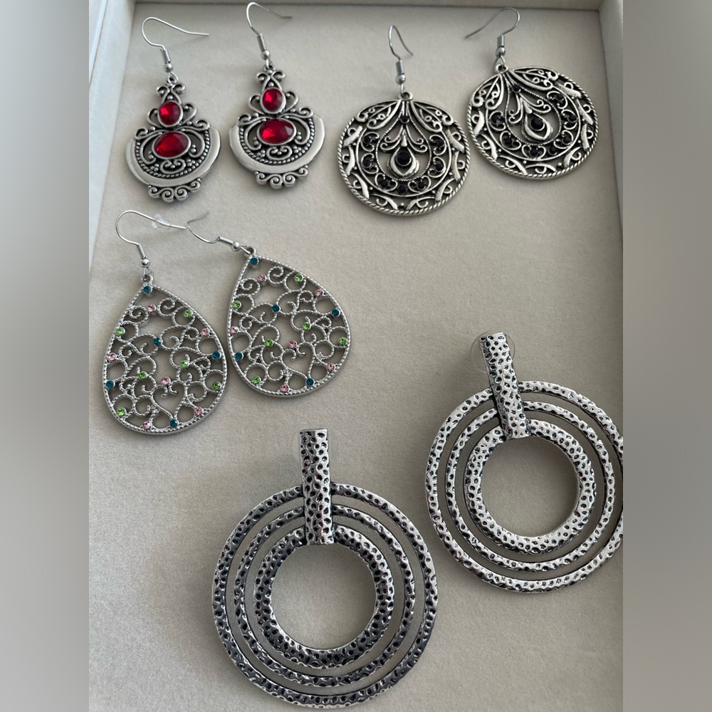 4 pair of earring lot